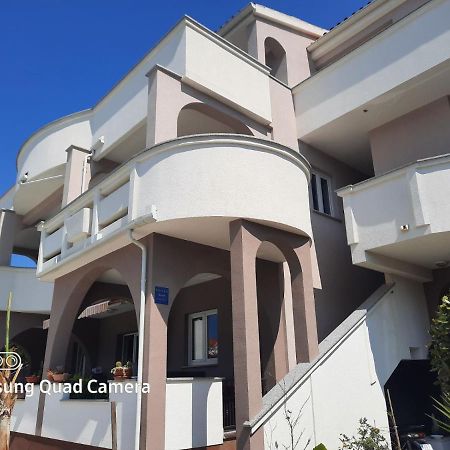 Apartments Dorotea Novalja Ngoại thất bức ảnh