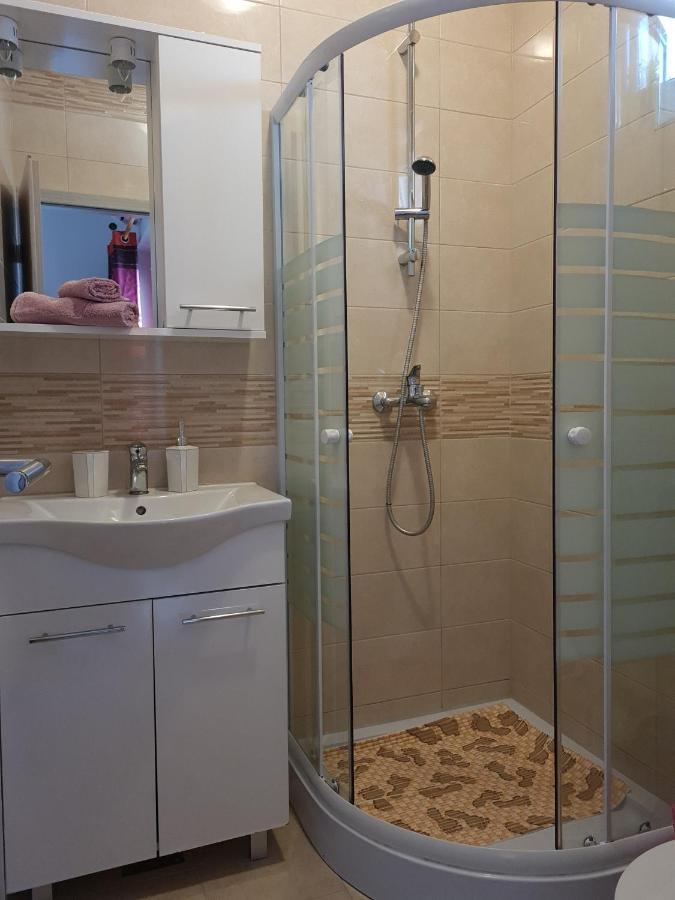 Apartments Dorotea Novalja Ngoại thất bức ảnh