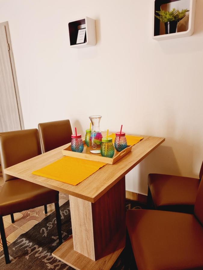Apartments Dorotea Novalja Ngoại thất bức ảnh
