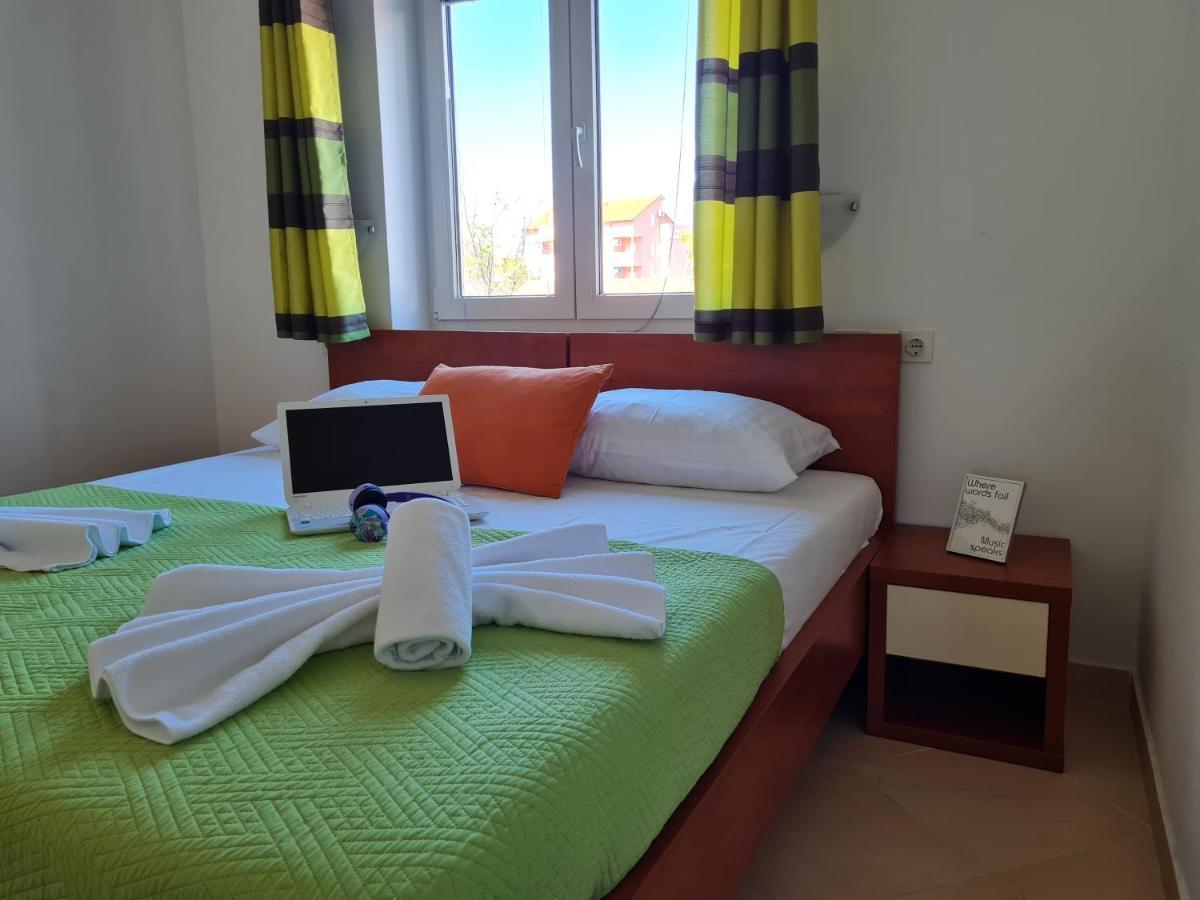 Apartments Dorotea Novalja Ngoại thất bức ảnh