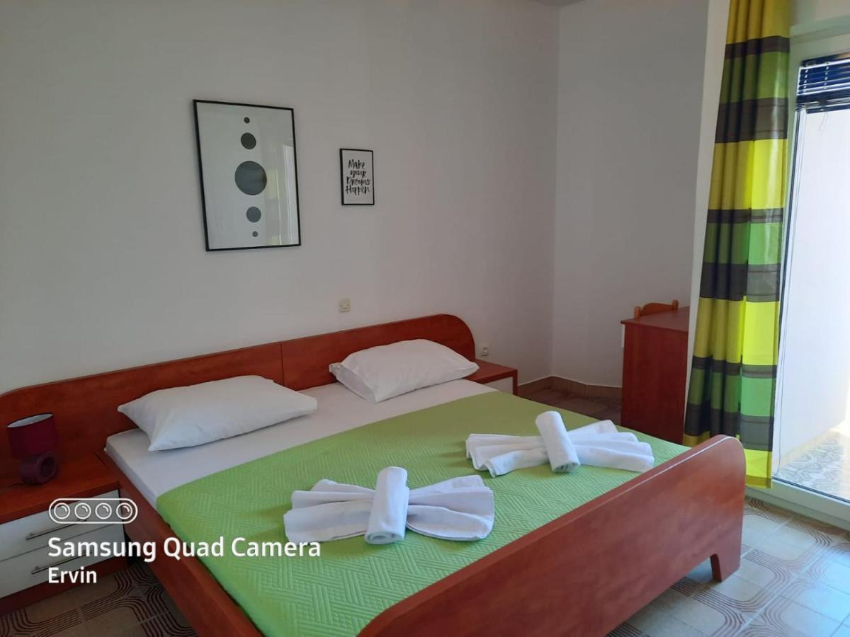 Apartments Dorotea Novalja Ngoại thất bức ảnh
