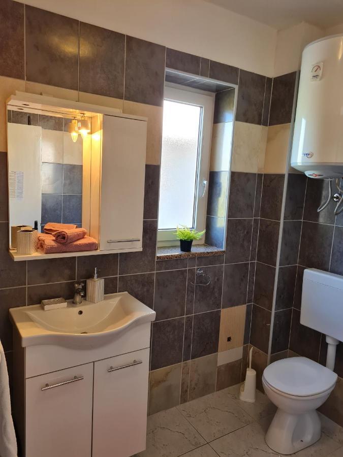 Apartments Dorotea Novalja Ngoại thất bức ảnh