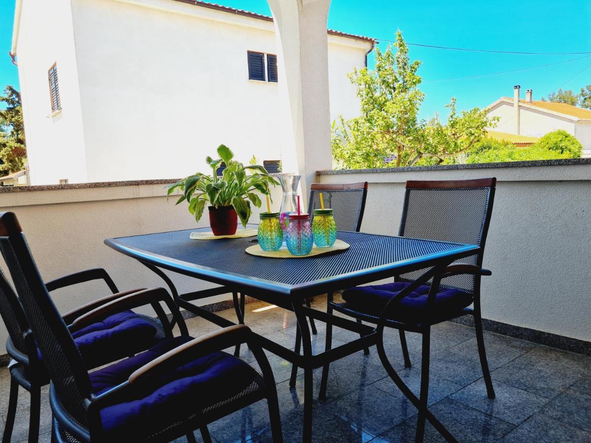 Apartments Dorotea Novalja Ngoại thất bức ảnh
