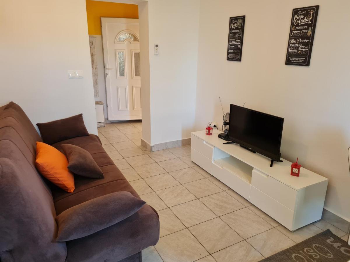 Apartments Dorotea Novalja Ngoại thất bức ảnh